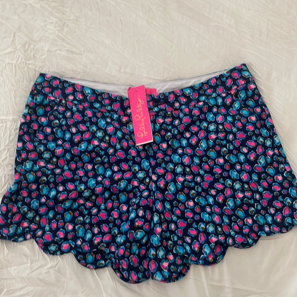 NWT Lilly Pulitzer scalloped shorts 10